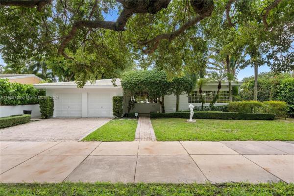Riviera, 6609 Maynada St, Coral Gables, Florida 33146, image 2