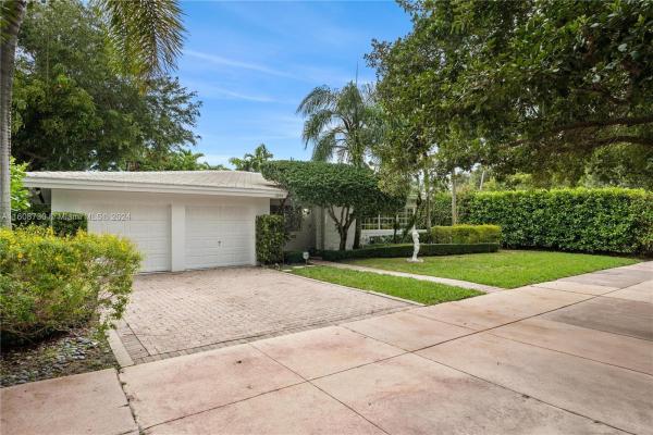 Riviera, 6609 Maynada St, Coral Gables, Florida 33146, image 3