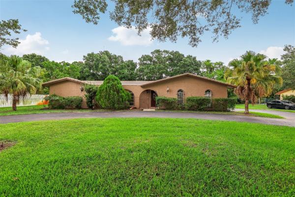 Coral Springs Country Club, 2671 NW 105th Ter, Coral Springs, Florida 33065, image 1