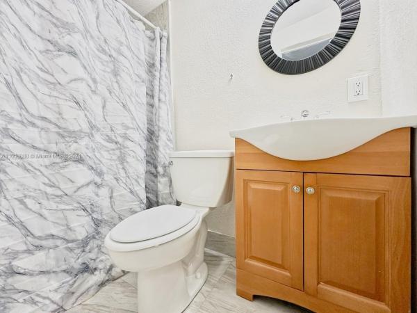 Vivian, 19121 NW 5th Pl, Miami Gardens, Florida 33169, image 3