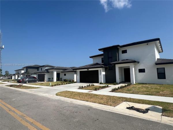 10938 SW 180th Ter, Richmond West, Florida 33157, image 3