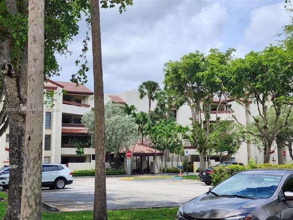 Kenland Bend South, 9010 SW 125th Ave #G408, The Crossings, Florida 33186, image 1