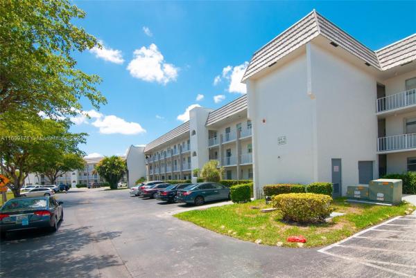 Sunrise Lakes 2, 8300 Sunrise Lakes Blvd #206, Sunrise, Florida 33322, image 1