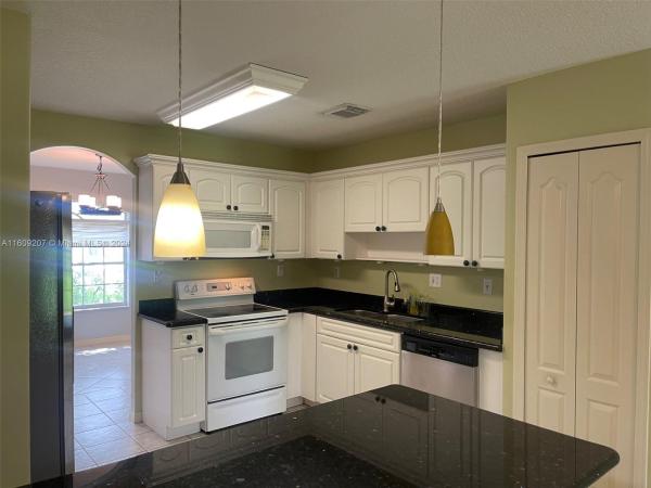 29772 SW 164th Ct, Unincorporated Dade County, Florida 33033, image 3