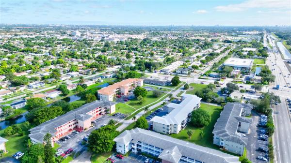 Lake Park Gardens, 4730 NW 10th Ct #114, Plantation, Florida 33313, image 1