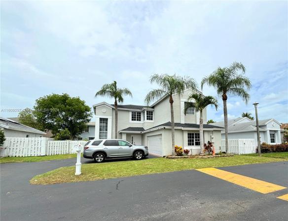 Sugar Bay, 10732 Lago Welleby Dr, Sunrise, Florida 33351, image 2