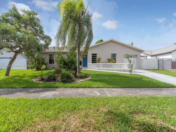Princetonian, 12335 SW 254th Ter, Princeton, Florida 33032, image 2