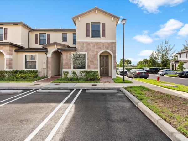 Aquabella, 11401 W 32nd Ln #11401, Hialeah, Florida 33018, image 1