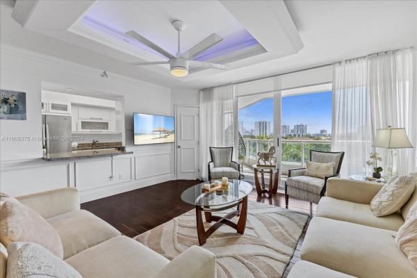 North Tower At The Point, 21205 Yacht Club Dr #708, Aventura, Florida 33180, image 1