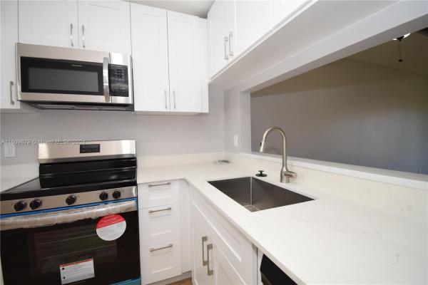 Casa Nueva, 6704 S Palmetto Cir S #202, Boca Raton, Florida 33433, image 3