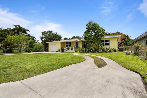 Broward Gardens, 4165 SW 51st St, Dania Beach, Florida 33314, image 1