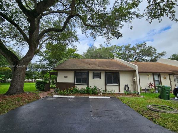 East Lakes Townhomes, 1540 NW 97th Ave, Pembroke Pines, Florida 33024, image 1