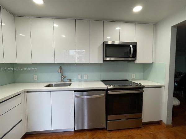 Biscaya, 20400 W Country Club Dr #402, Aventura, Florida 33180, image 1