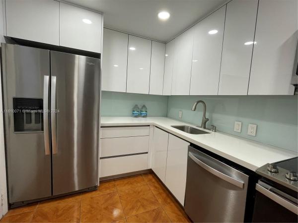 Biscaya, 20400 W Country Club Dr #402, Aventura, Florida 33180, image 2