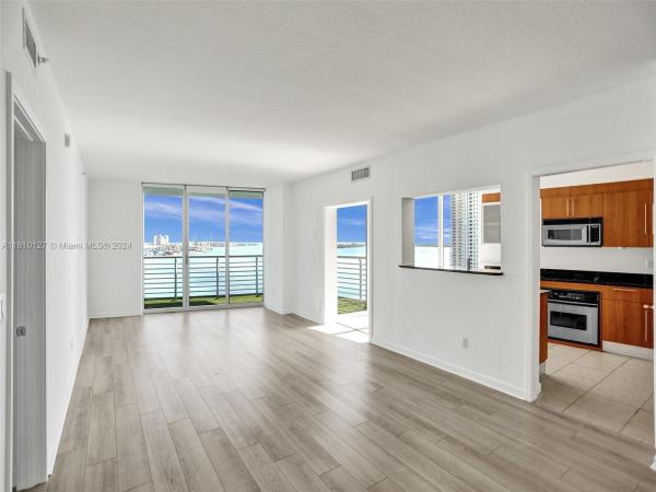 One Miami East, 335 S Biscayne Blvd #2109, Miami, Florida 33131, image 2