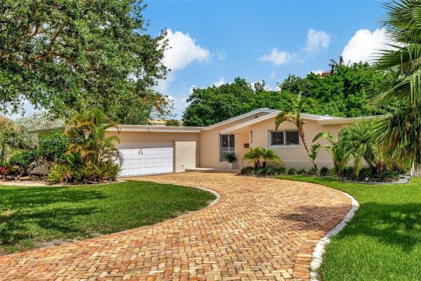 Kendall Heights, 8375 SW 132nd St, Pinecrest, Florida 33156, image 1
