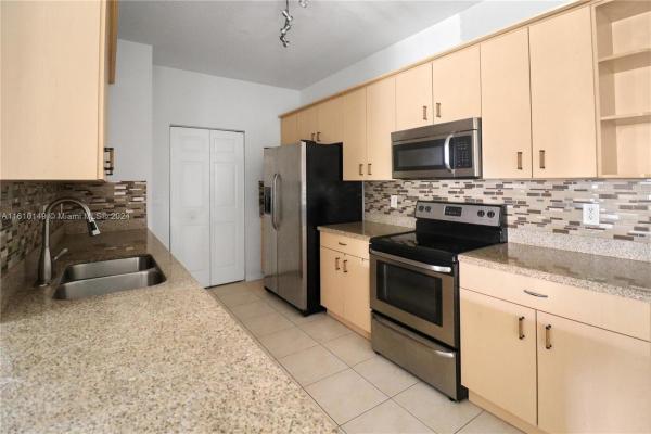 Rosemont, 3549 Forest Hill Blvd #31, Palm Springs, Florida 33406, image 3