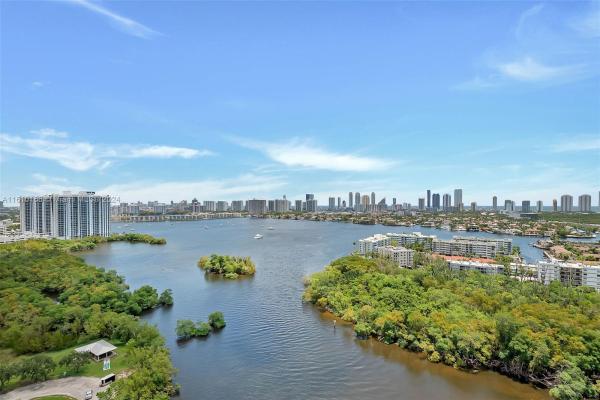 The Harbour North Tower, 16385 Biscayne Blvd #2207, North Miami Beach, Florida 33160, image 2