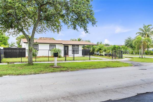 King Kennedy, 773 Davis Pkwy, Florida City, Florida 33034, image 3