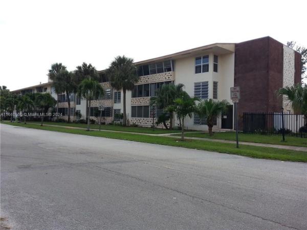 1600 NE 114th #302, Unincorporated Dade County, Florida 33181, image 3