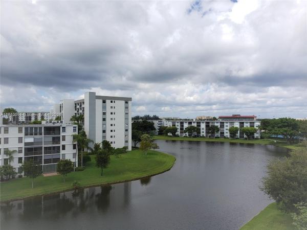 Gathering Place At Cypress Bend, 2106 S Cypress Bend Dr #304, Pompano Beach, Florida 33069, image 1