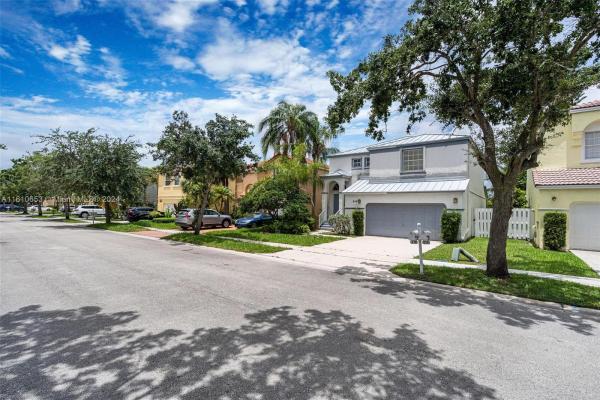 Mahogany Way, 614 NW 158th Ln, Pembroke Pines, Florida 33028, image 1