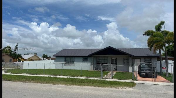 25252 SW 124th Ave, Kendale Lakes, Florida 33032, image 2