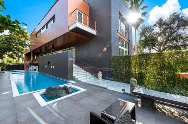Glencoe, 1606 S Bayshore Dr #-, Miami, Florida 33133, image 1