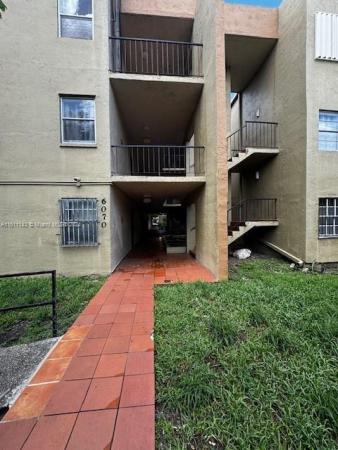 Palmetto Springs, 6070 W 18th Ave #206, Hialeah, Florida 33012, image 1