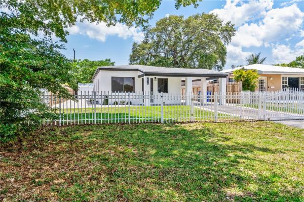Fulford By The Sea, 2174 NE 174th St, North Miami Beach, Florida 33162, image 2