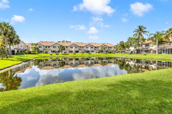 Coral Lake At Boca Raton, 9469 Boca River Cir, Boca Raton, Florida 33434, image 2