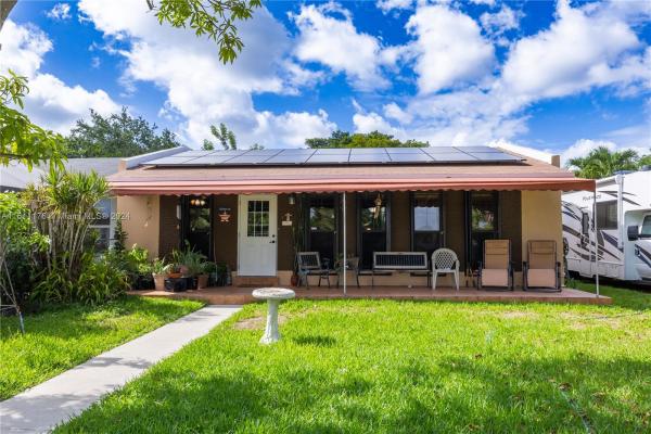 Royale Green, 12881 SW 47th Ter #12881, Kendale Lakes, Florida 33175, image 1
