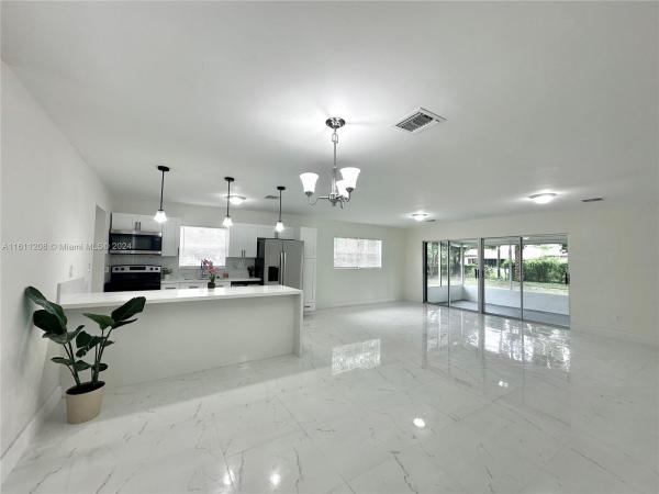 Cutler Ridge, 20525 Island Rd, Cutler Bay, Florida 33189, image 3
