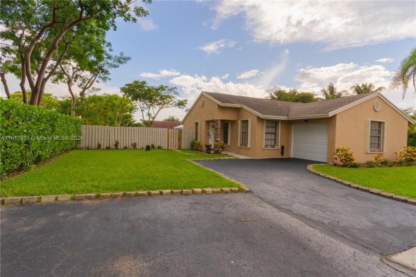 Blue Ridge, 13950 Oaklawn Pl, Davie, Florida 33325, image 2