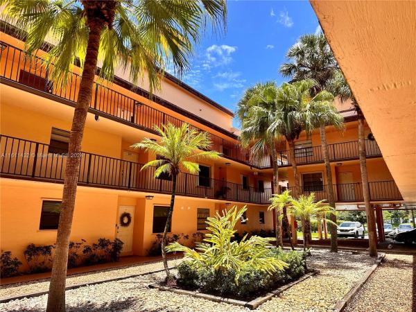 Lago West, 450 Commodore Dr #204, Plantation, Florida 33325, image 1