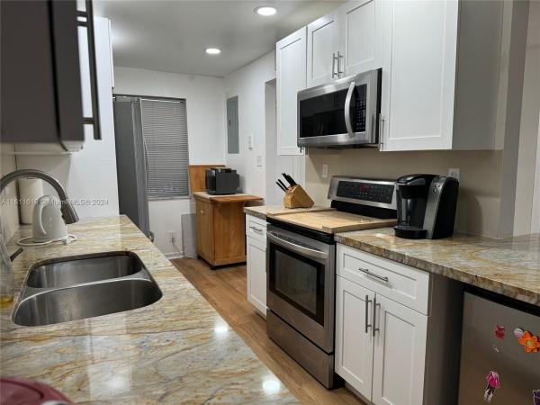 Cypress Chase North, 3141 NW 47th Ter #422, Lauderdale Lakes, Florida 33319, image 2