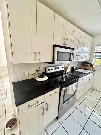 Equality House, 901 10th St #6, Miami Beach, Florida 33139, image 1