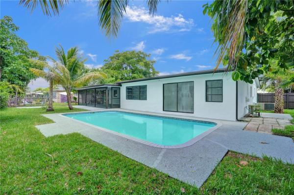 Bonnie Loch, 590 NW 38th Pl, Deerfield Beach, Florida 33064, image 1