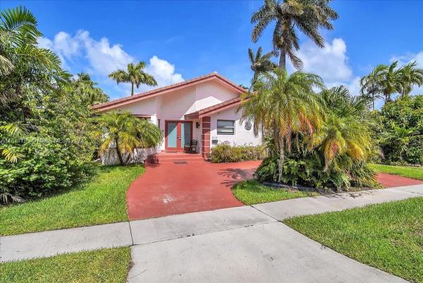 Flamingo Manors, 2119 N 14th Ter, Hollywood, Florida 33020, image 1