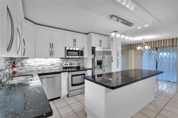 Country Club Of Miami Fairway Villas, 7340 Bay Hill Dr #7340, Hialeah, Florida 33015, image 3