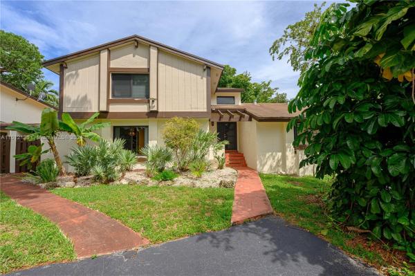 Woodgate North, 6716 SW 127th Pl #6716, Kendale Lakes, Florida 33183, image 3