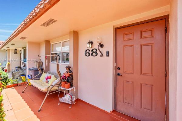 Fernley 2 At Cresthaven Townhomes, 5725 E Fernley Dr E #68, West Palm Beach, Florida 33415, image 3