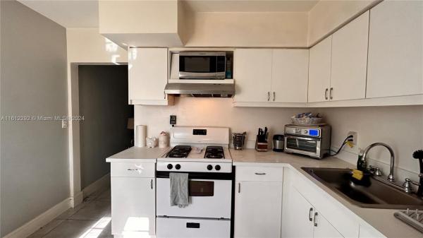 Ro-Len Acres, 508 SW 10th St, Hallandale Beach, Florida 33009, image 1