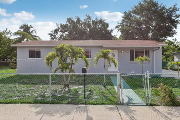Mark Alan Manor, 17951 NW 22nd Ct, Miami Gardens, Florida 33056, image 1