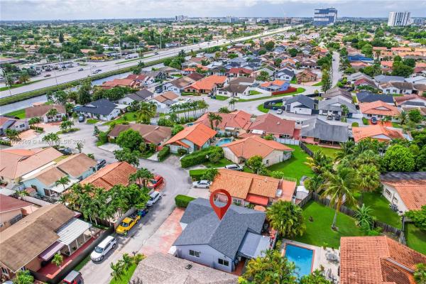 Les Chalets, 731 SW 98th Place Cir, Fountainebleau, Florida 33174, image 1