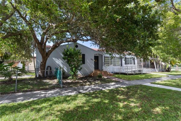 Brickell Estates, 1170 SW 18th St, Miami, Florida 33129, image 3