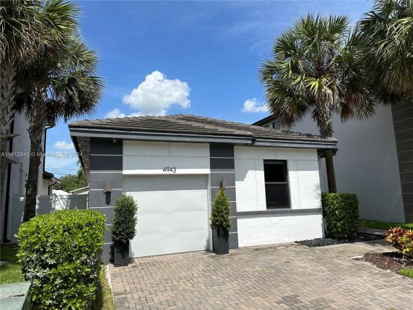 Whispering Oaks, 4943 Whispering Way, Dania Beach, Florida 33312, image 1