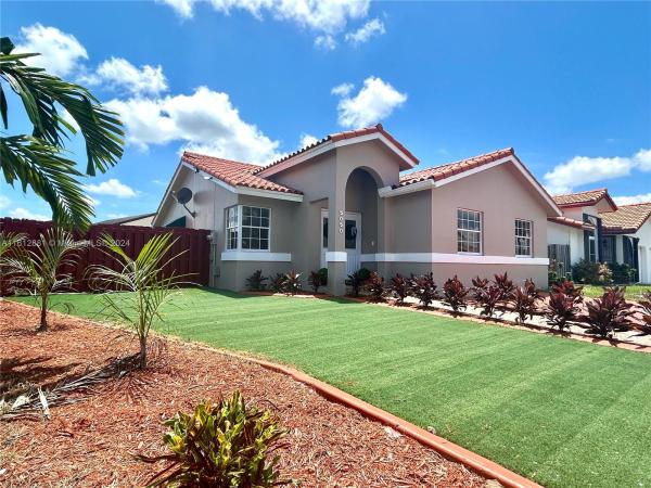 Bird Lakes South, 5050 SW 142nd Pl, Kendale Lakes, Florida 33175, image 1