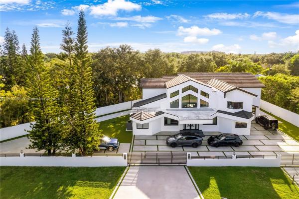 Kendall No HOA, 9190 SW 82nd Ave, Kendall, Florida 33156, image 1