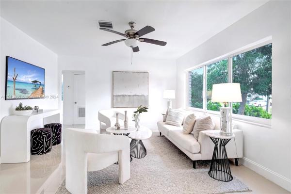 315 NE 111th St, Unincorporated Dade County, Florida 33161, image 3